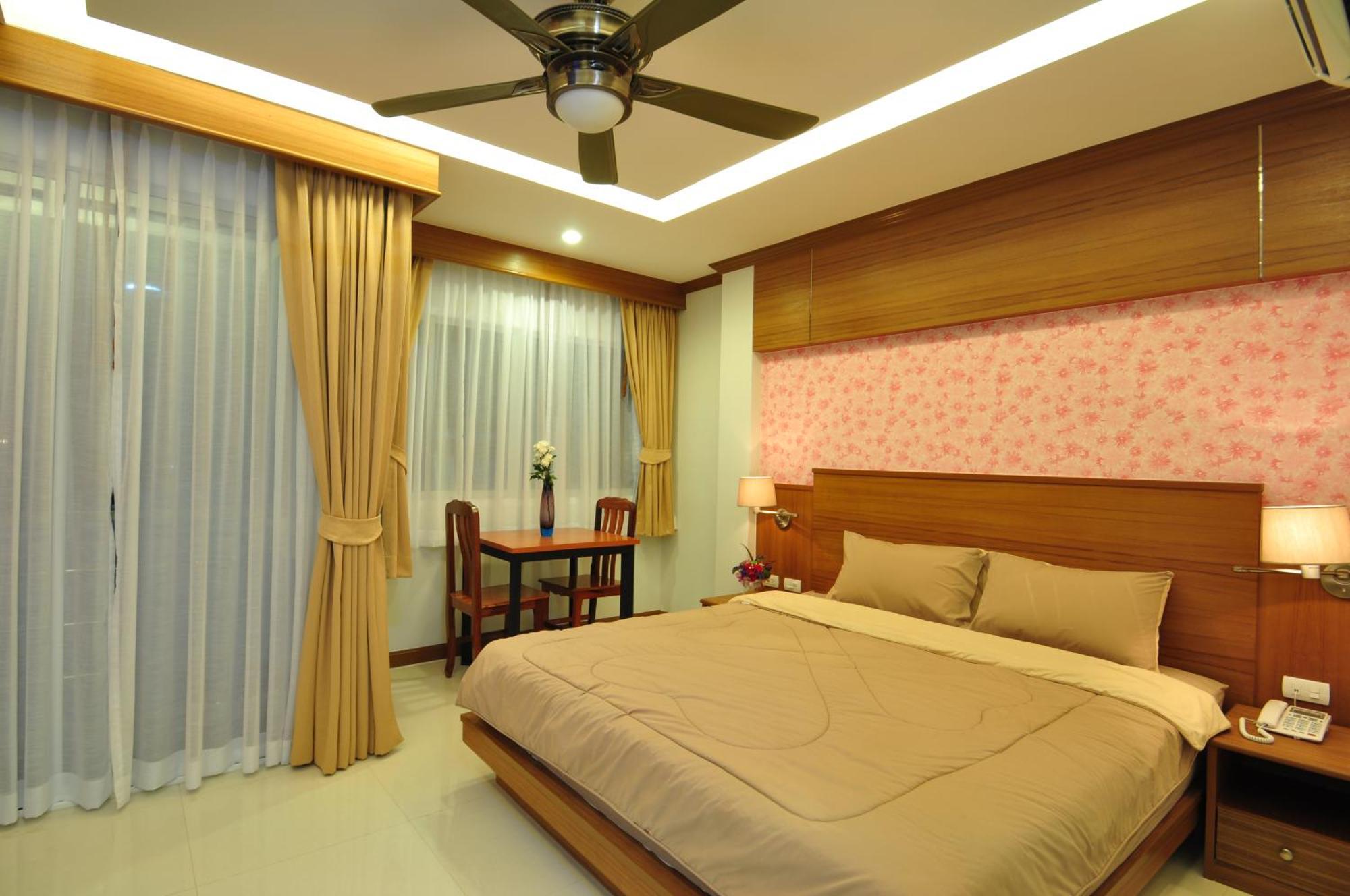 Green Harbor Hotel & Service Apartment Patong Ngoại thất bức ảnh
