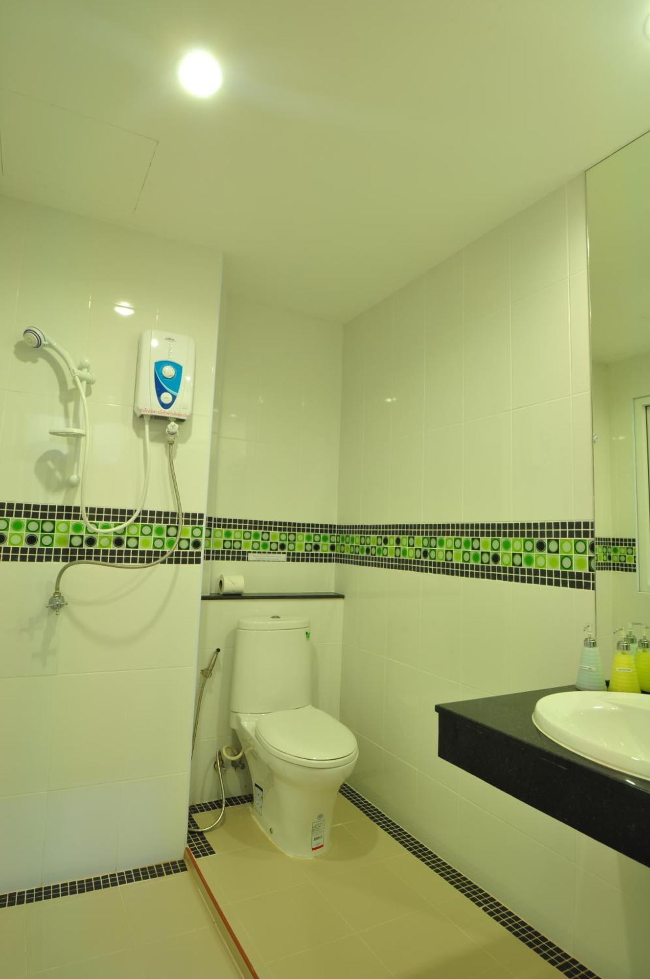 Green Harbor Hotel & Service Apartment Patong Ngoại thất bức ảnh