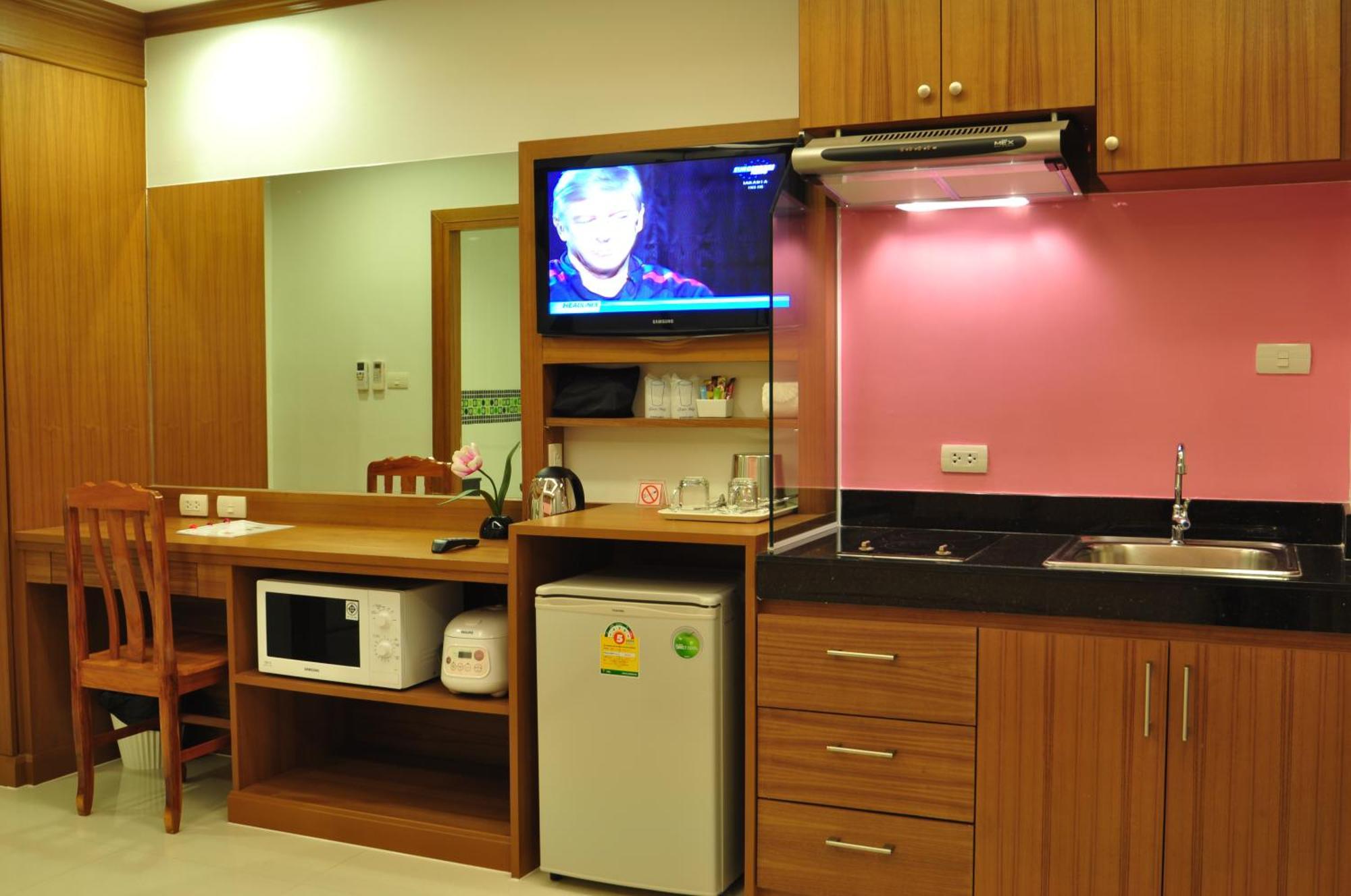 Green Harbor Hotel & Service Apartment Patong Ngoại thất bức ảnh
