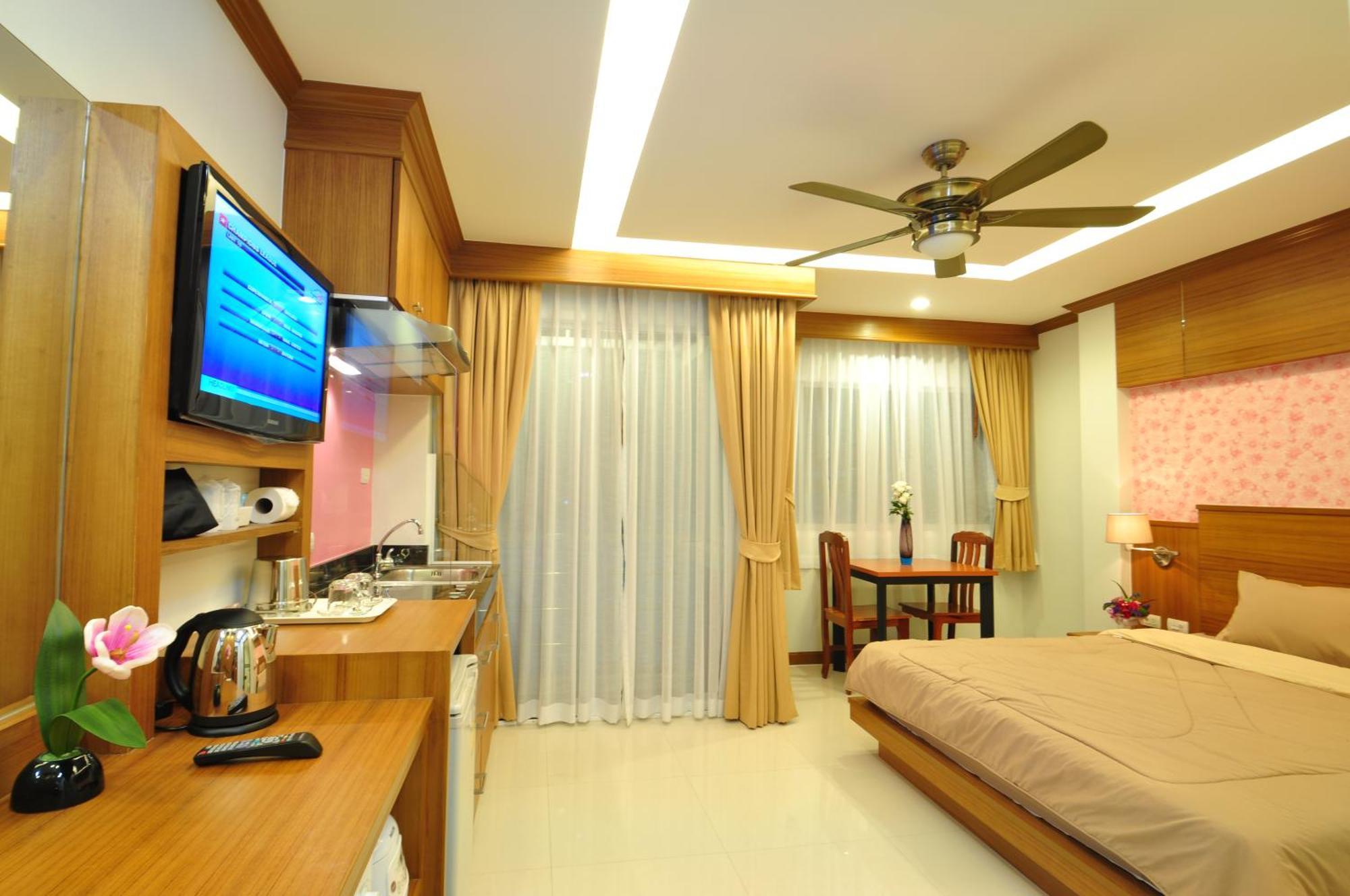 Green Harbor Hotel & Service Apartment Patong Ngoại thất bức ảnh