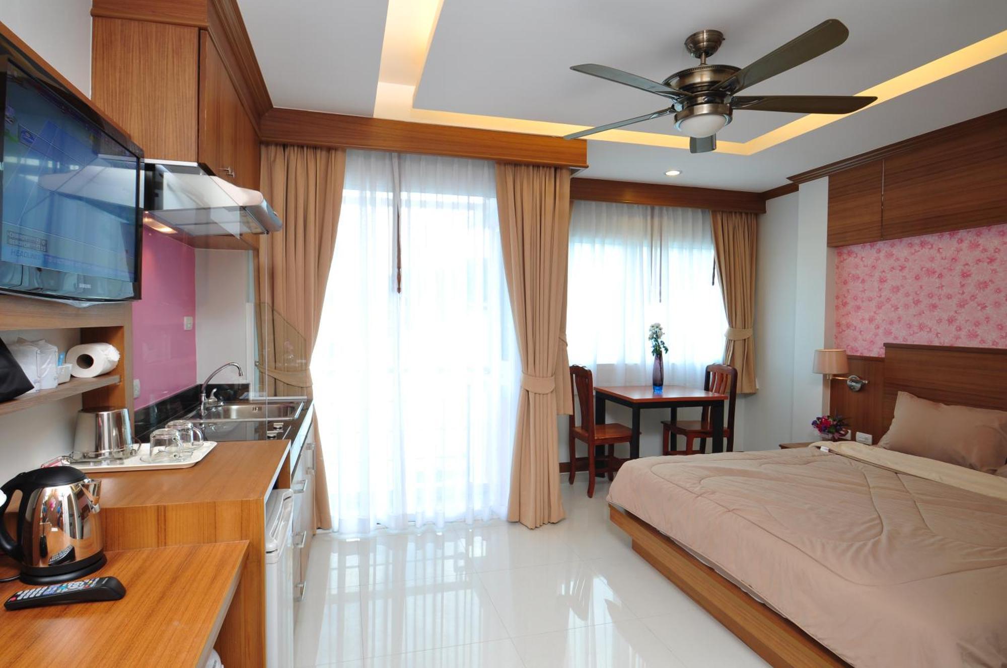 Green Harbor Hotel & Service Apartment Patong Ngoại thất bức ảnh