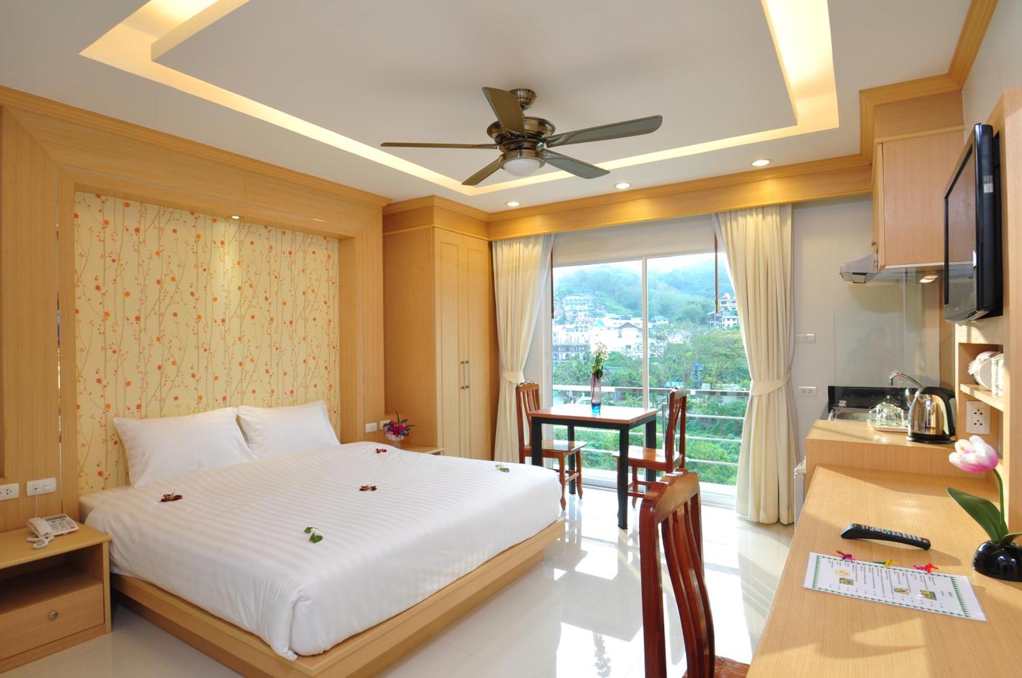 Green Harbor Hotel & Service Apartment Patong Phòng bức ảnh