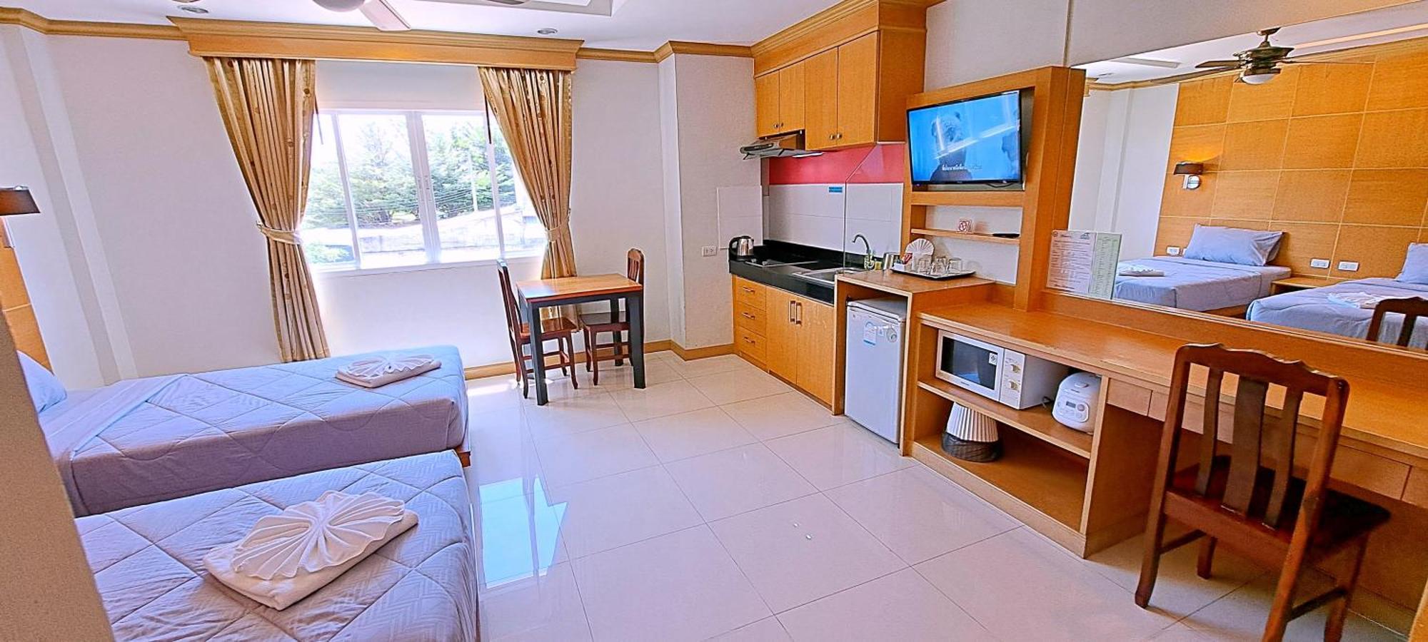Green Harbor Hotel & Service Apartment Patong Ngoại thất bức ảnh