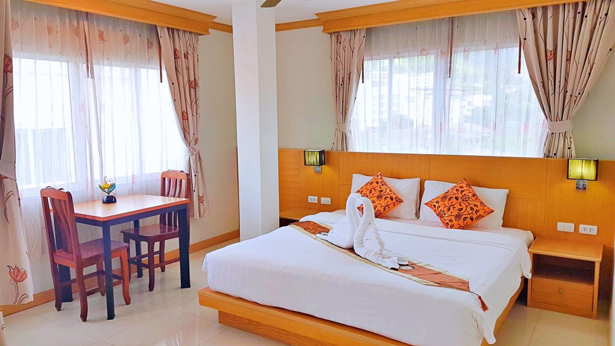 Green Harbor Hotel & Service Apartment Patong Ngoại thất bức ảnh