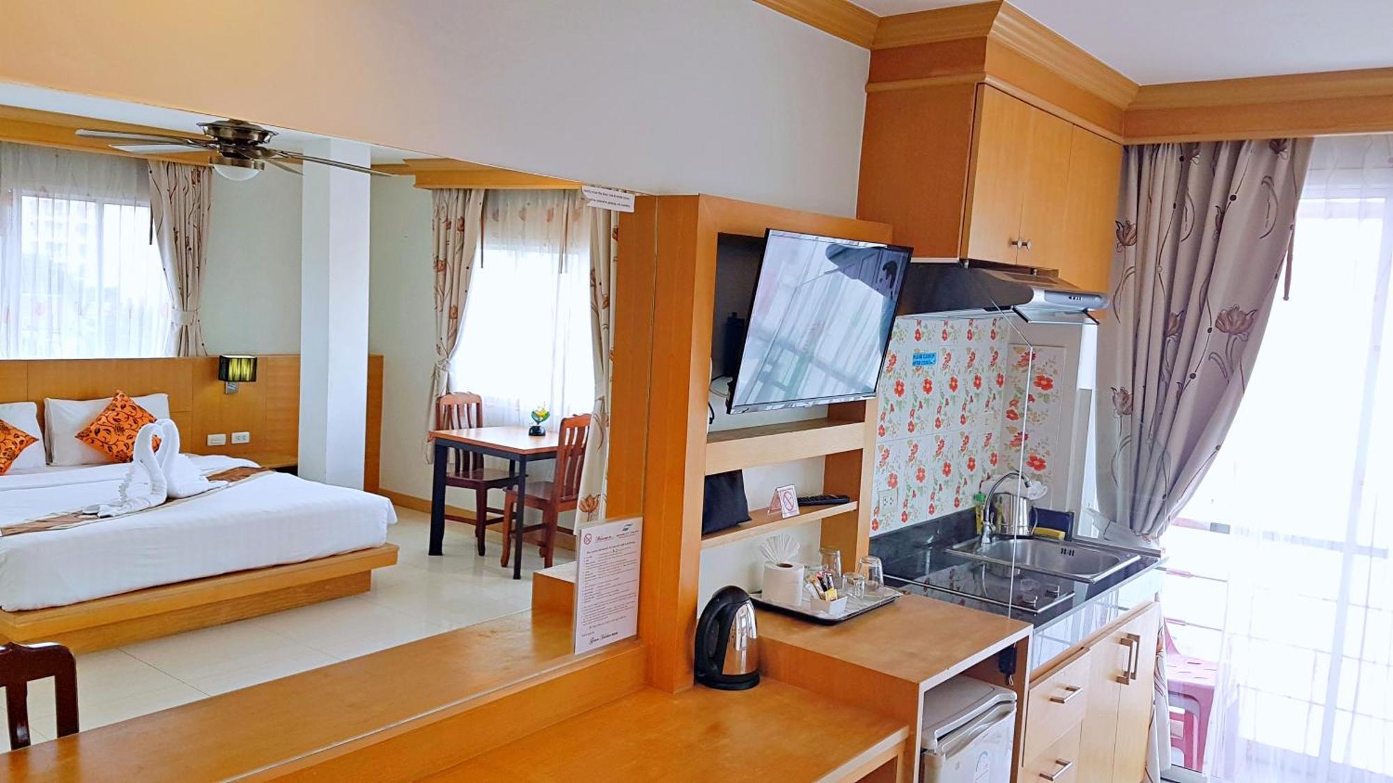 Green Harbor Hotel & Service Apartment Patong Ngoại thất bức ảnh
