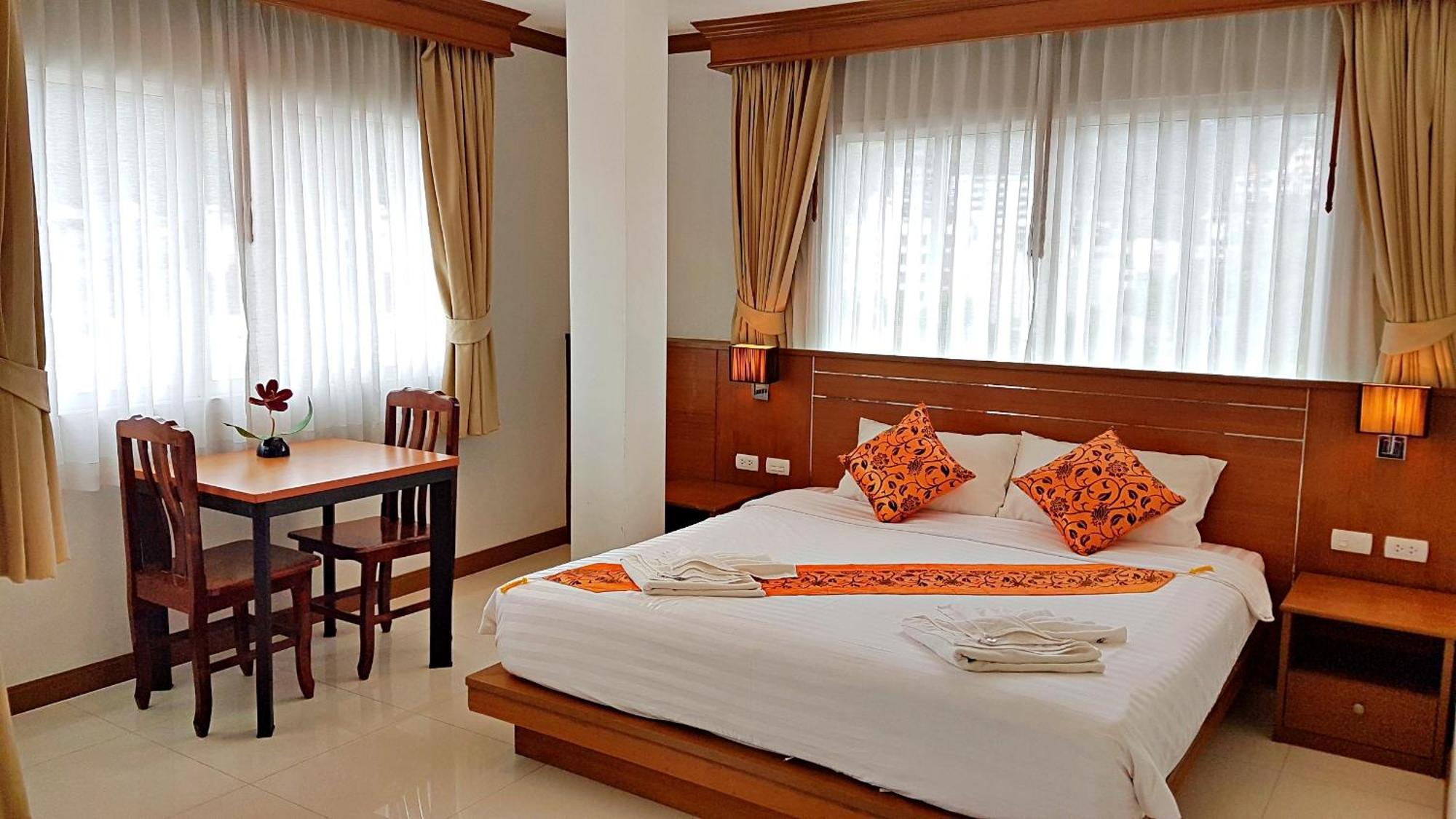Green Harbor Hotel & Service Apartment Patong Ngoại thất bức ảnh